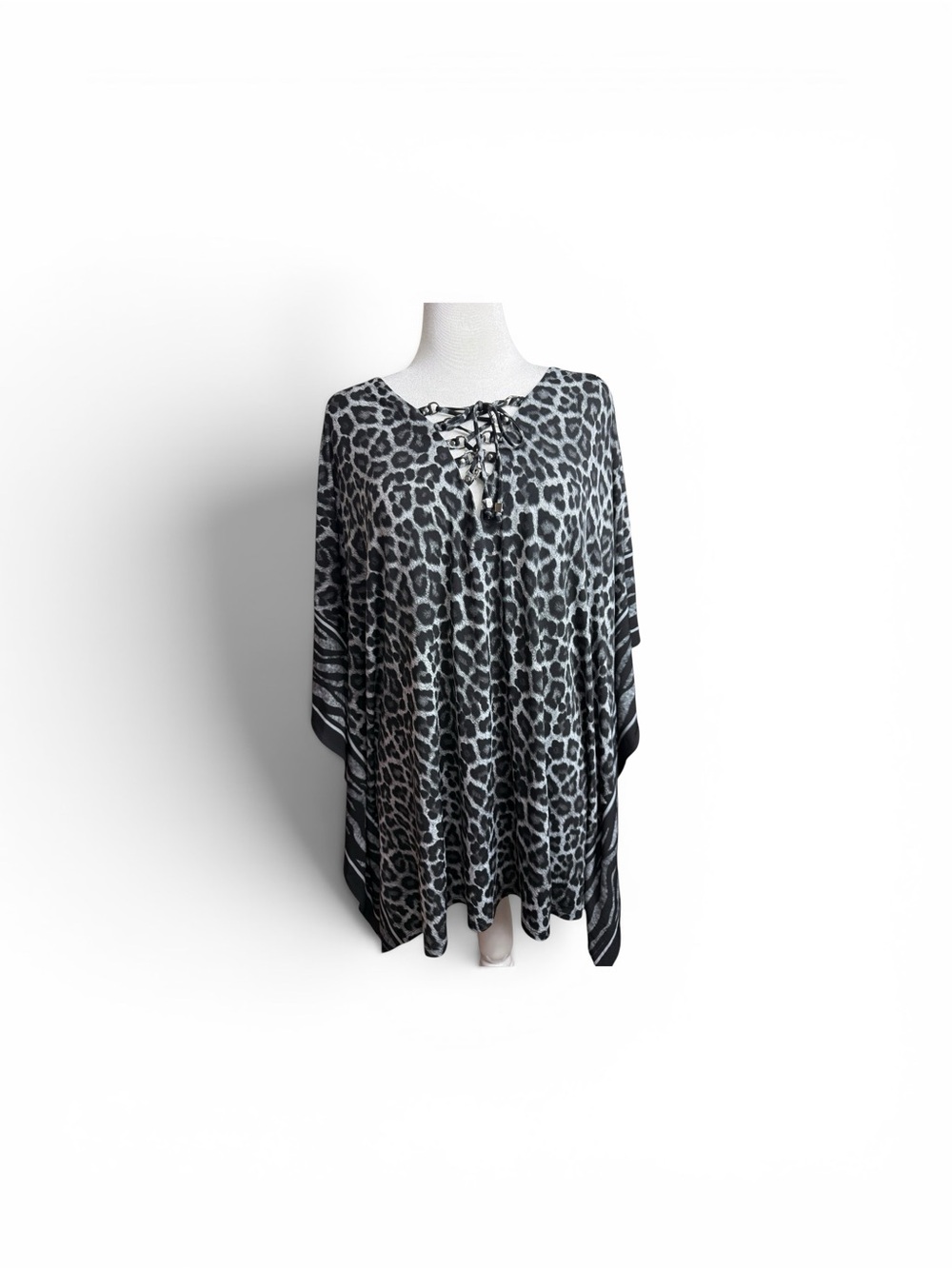 Michael Kors Black and Gray Leopard print top size 3X